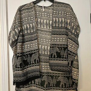 Live for Truth Size Medium Elephant themed flowing kimono